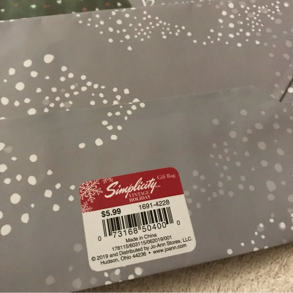 FREE with Purchase Simplicity Gift Bag